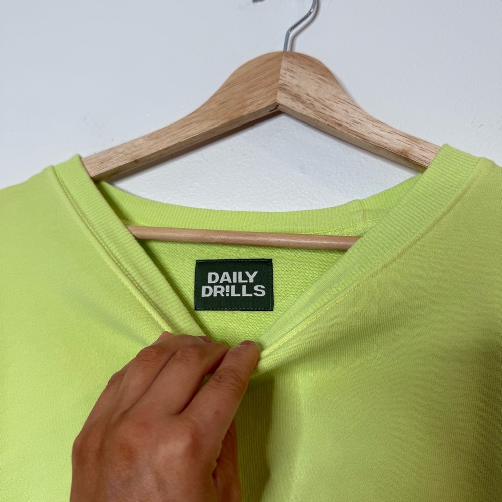 Daily Drills Zilker Oversized Crewneck size xs/small neon green - Picture 6 of 8
